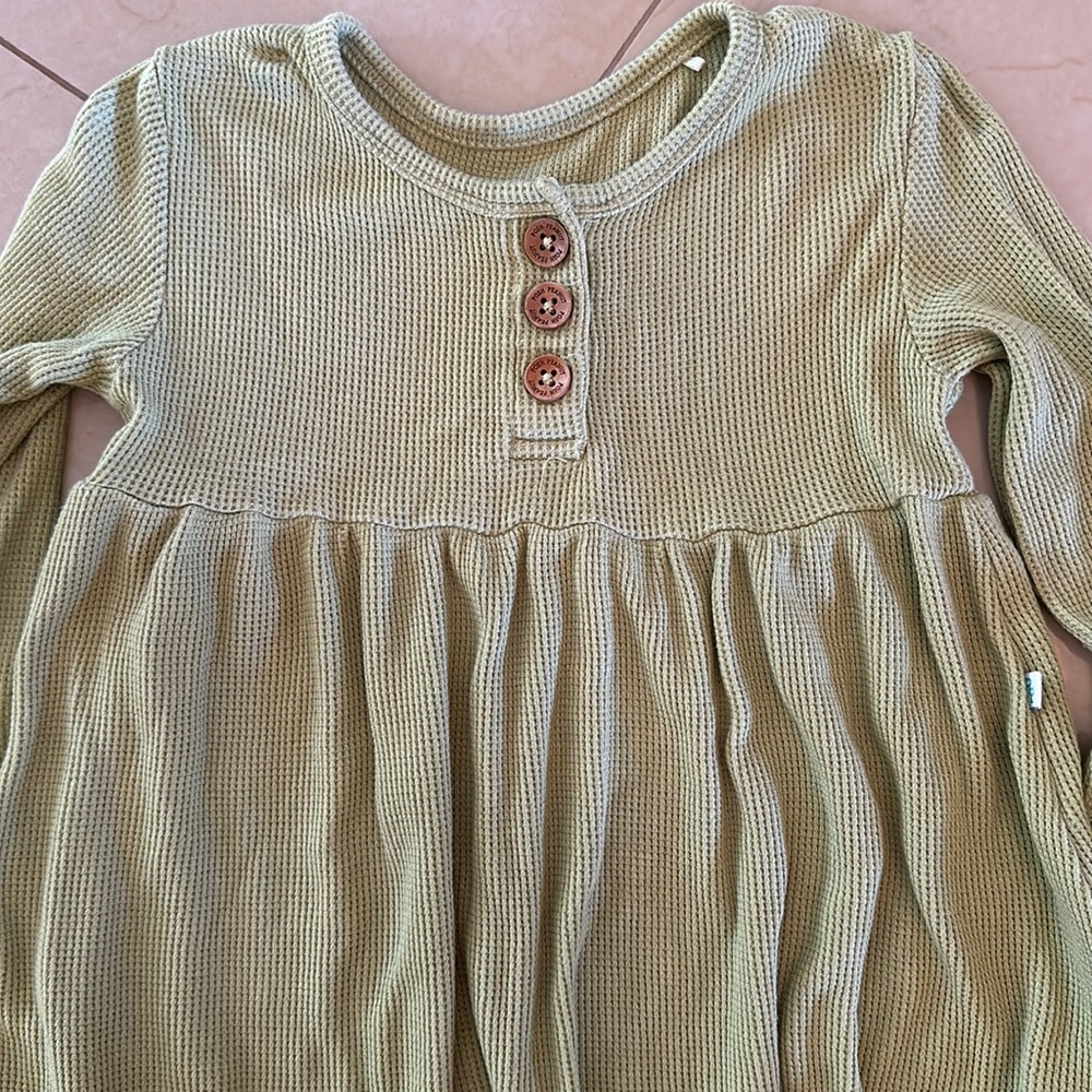 Posh peanut girls waffle pajamas, size 6. Color: light green.